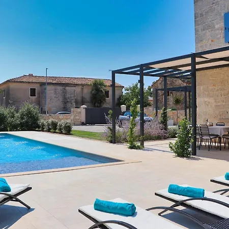 Pi בית נופש Brecevici