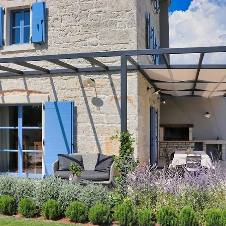 בית נופש Pi Brecevici