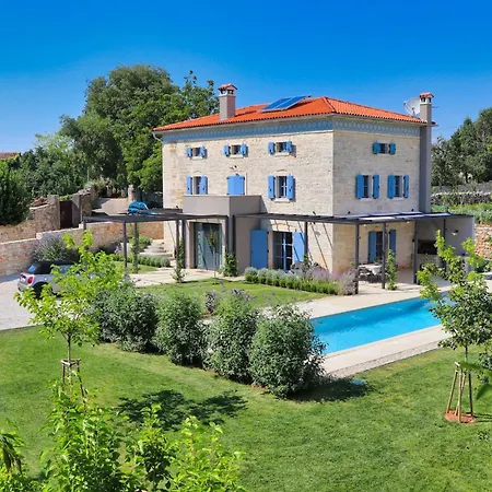 Pi בית נופש Brecevici